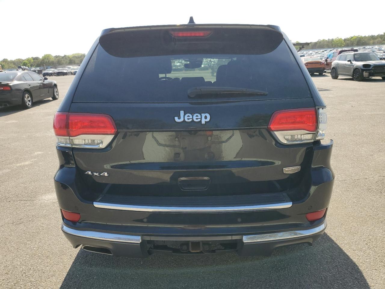 1C4RJFJT8KC687262 2019 Jeep Grand Cherokee Summit