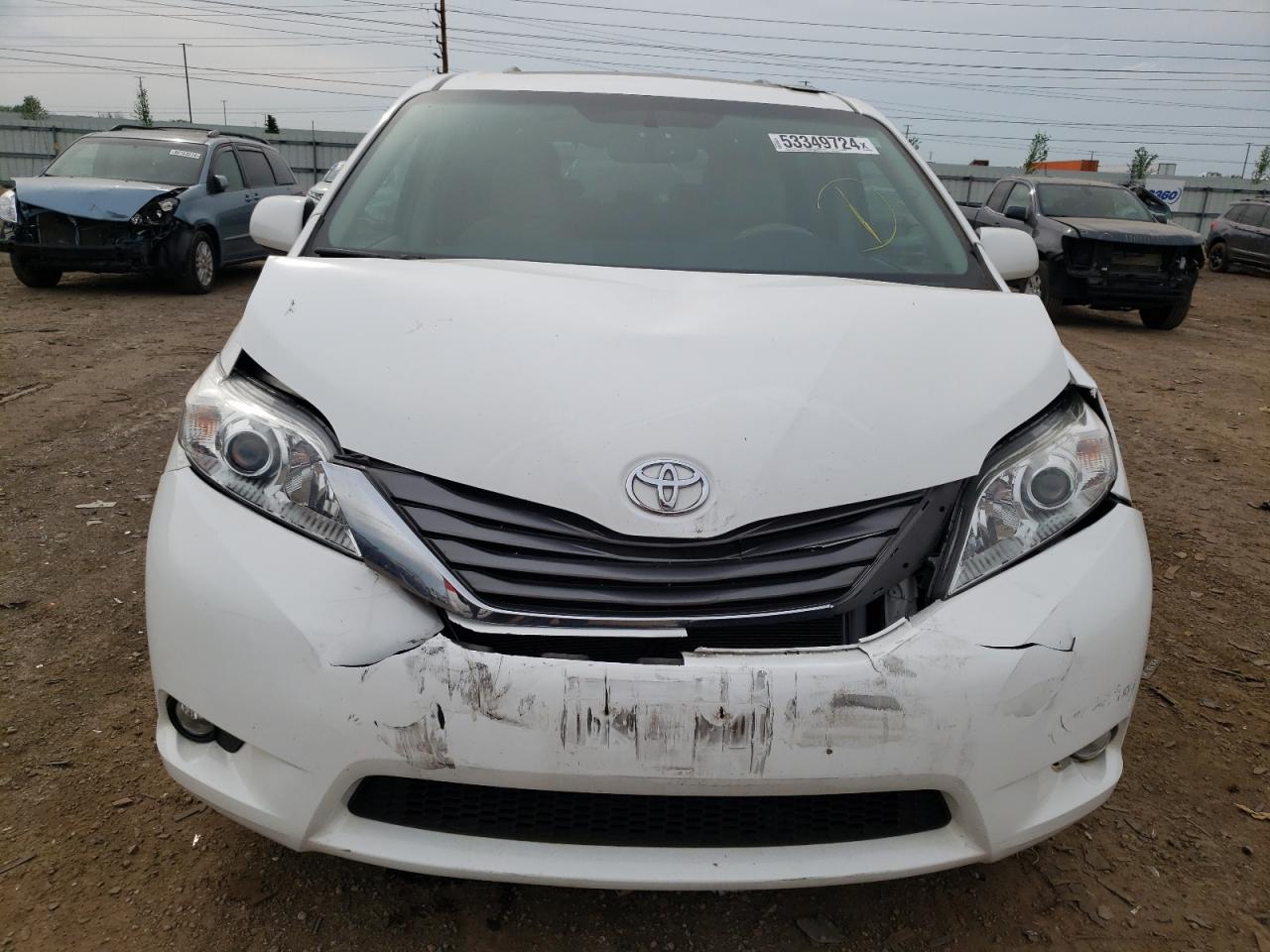 5TDDK3DC2BS030120 2011 Toyota Sienna Xle