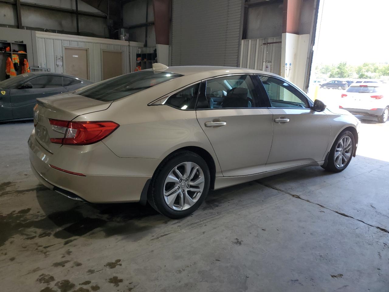 1HGCV1F15JA250576 2018 Honda Accord Lx