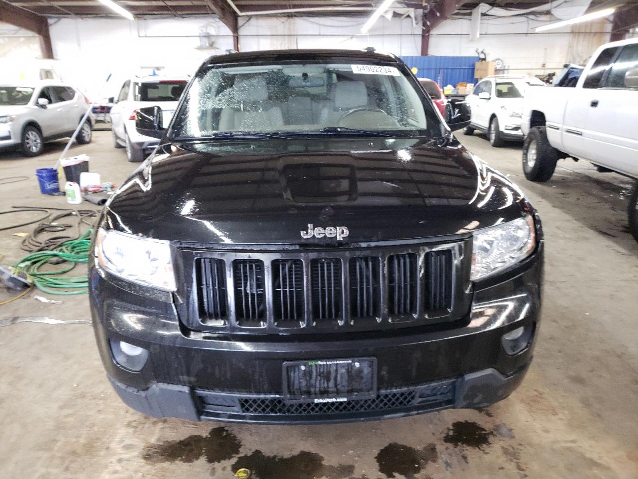 1J4RR4GG9BC582201 2011 Jeep Grand Cherokee Laredo