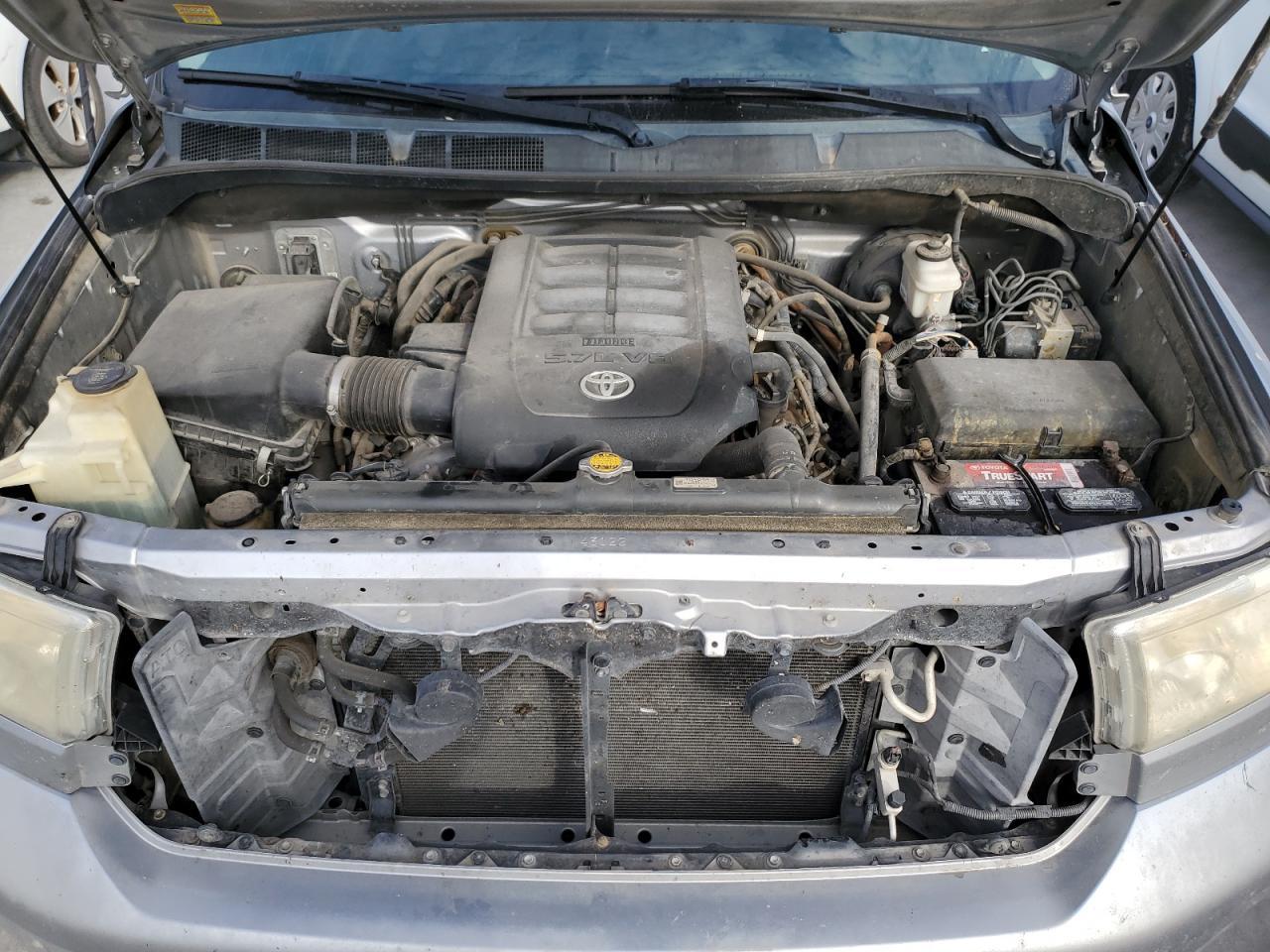 TOYOTA TUNDRA CREWMAX SR5