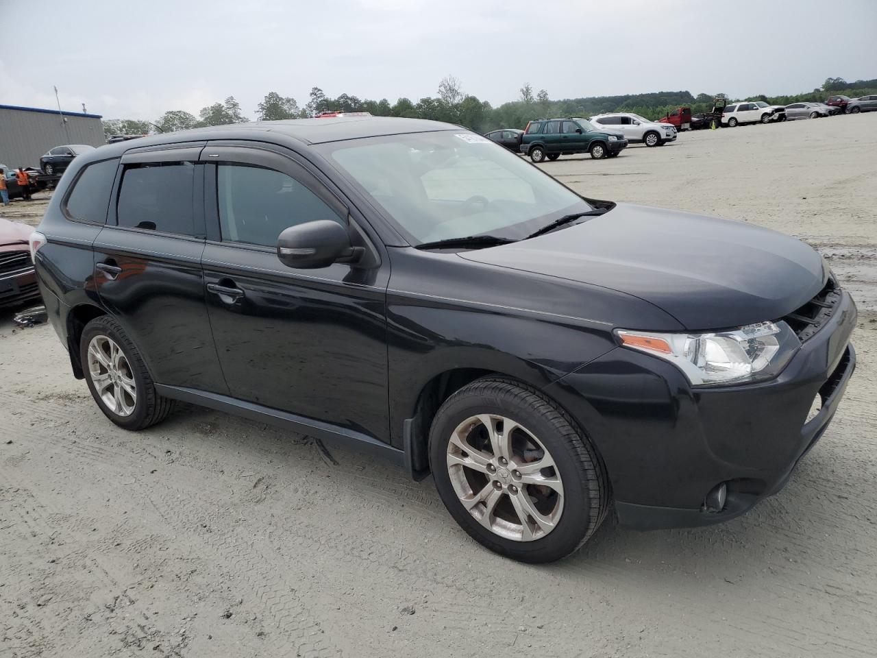 JA4AZ3A39EZ001018 2014 Mitsubishi Outlander Se