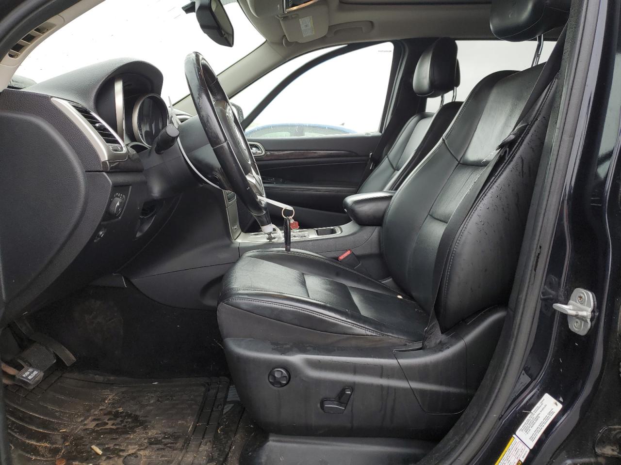 1J4RR4GG7BC510171 2011 Jeep Grand Cherokee Laredo