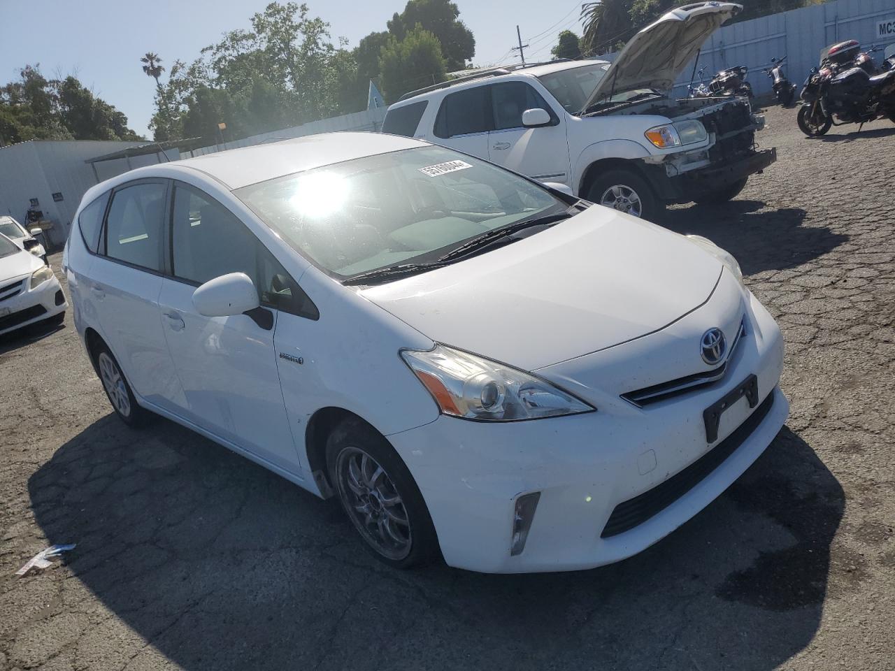 JTDZN3EU6D3273017 2013 Toyota Prius V