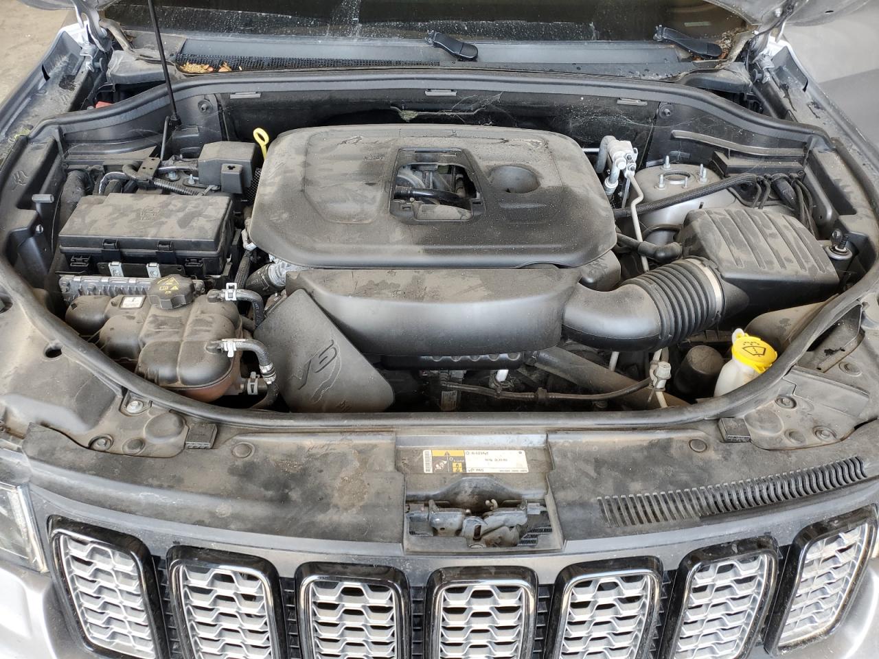 1C4RJEAG8KC705143 2019 Jeep Grand Cherokee Laredo