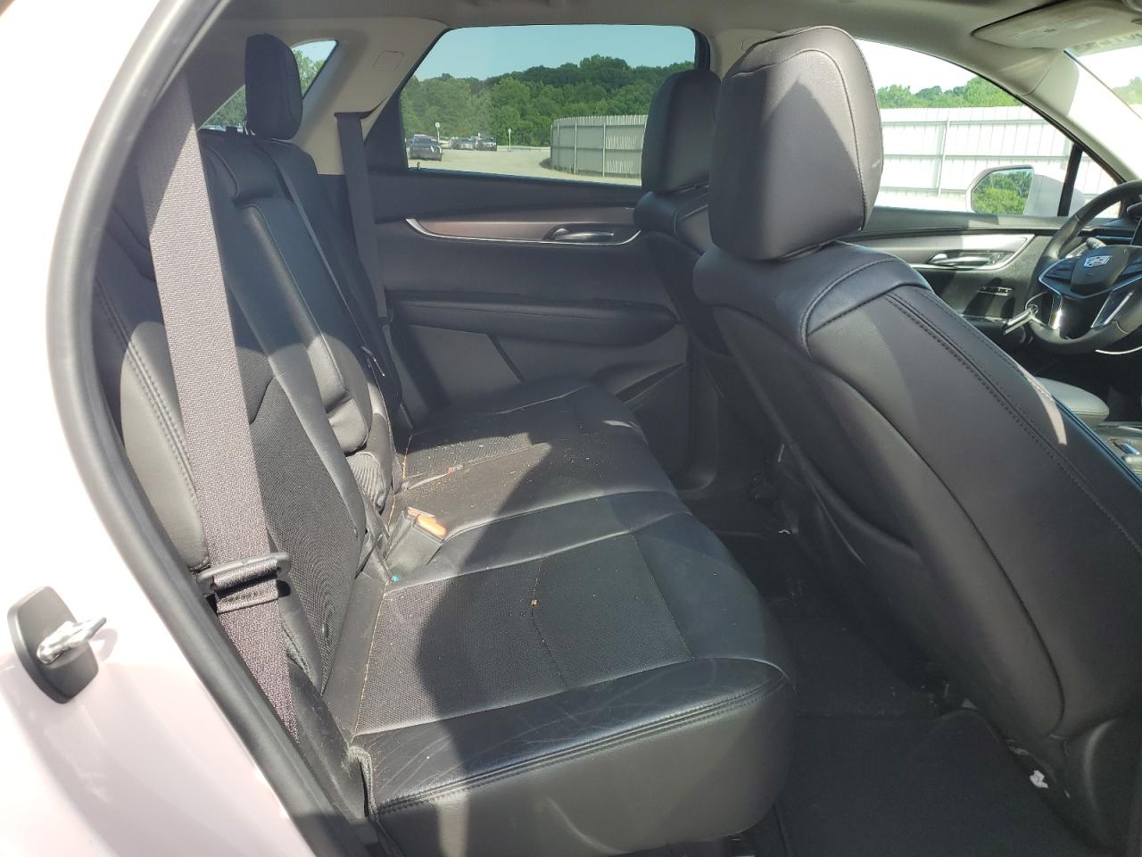 1GYKNBRS4HZ160216 2017 Cadillac Xt5 Luxury