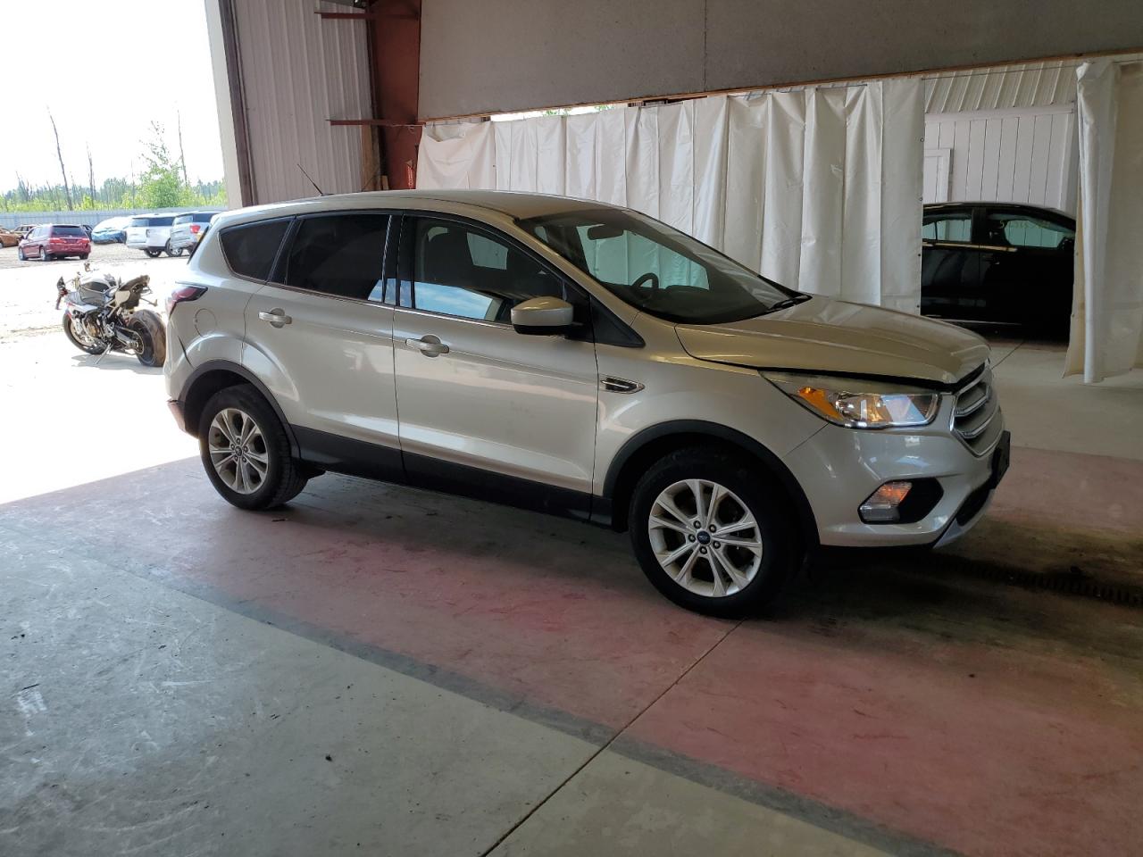 1FMCU9GD4HUB87130 2017 Ford Escape Se