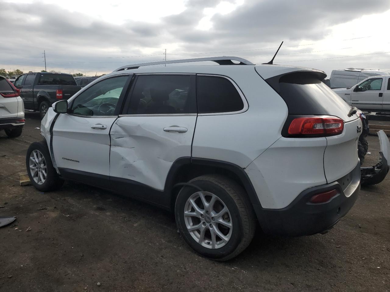 2015 Jeep Cherokee Latitude vin: 1C4PJLCB3FW536490