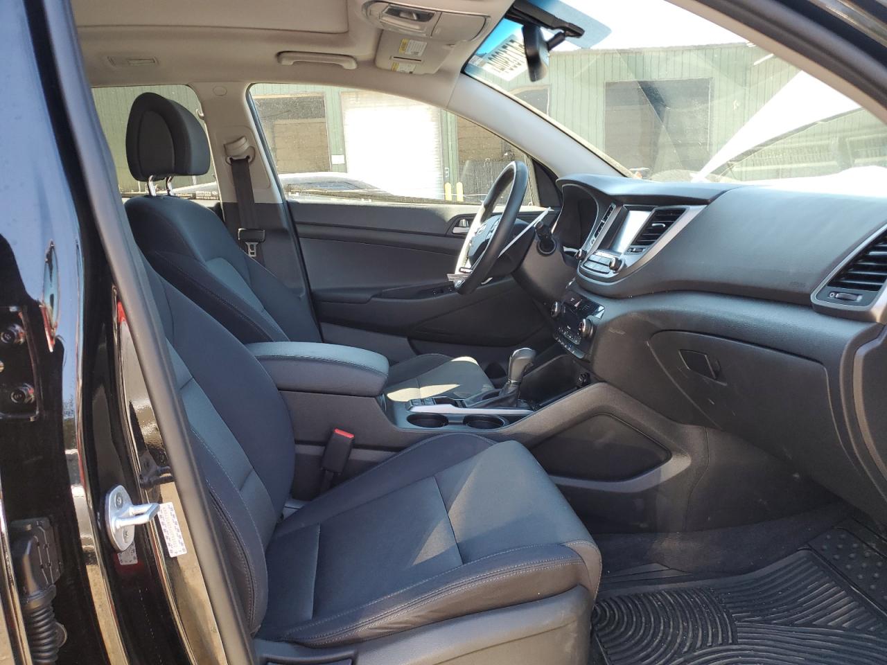 KM8J3CA25JU790902 2018 Hyundai Tucson Value