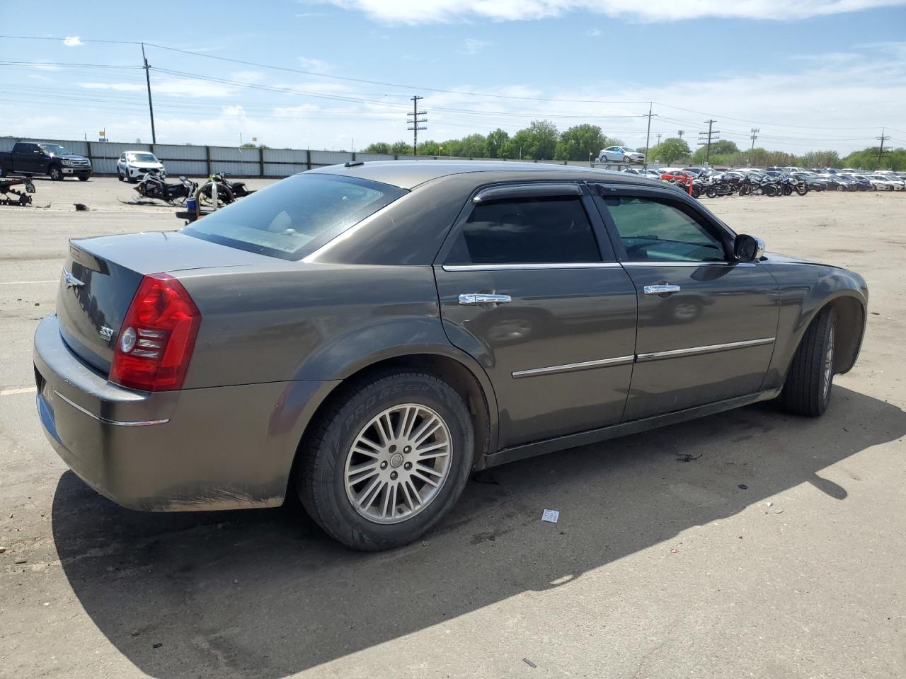 2C3CA5CV0AH241492 2010 Chrysler 300 Touring