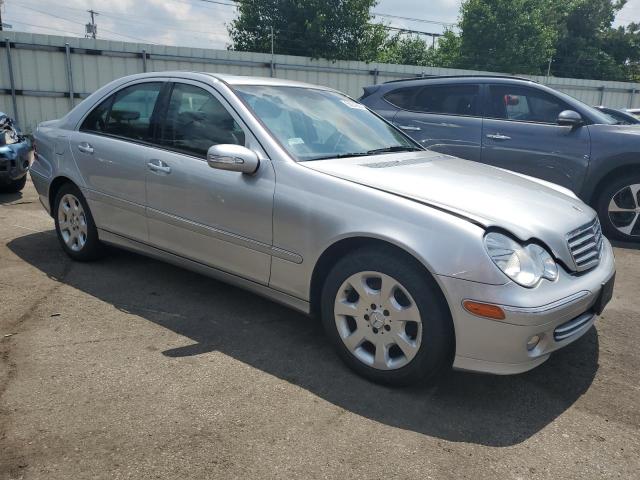 2005 Mercedes-Benz C 240 4Matic VIN: WDBRF81JX5F641994 Lot: 56049554