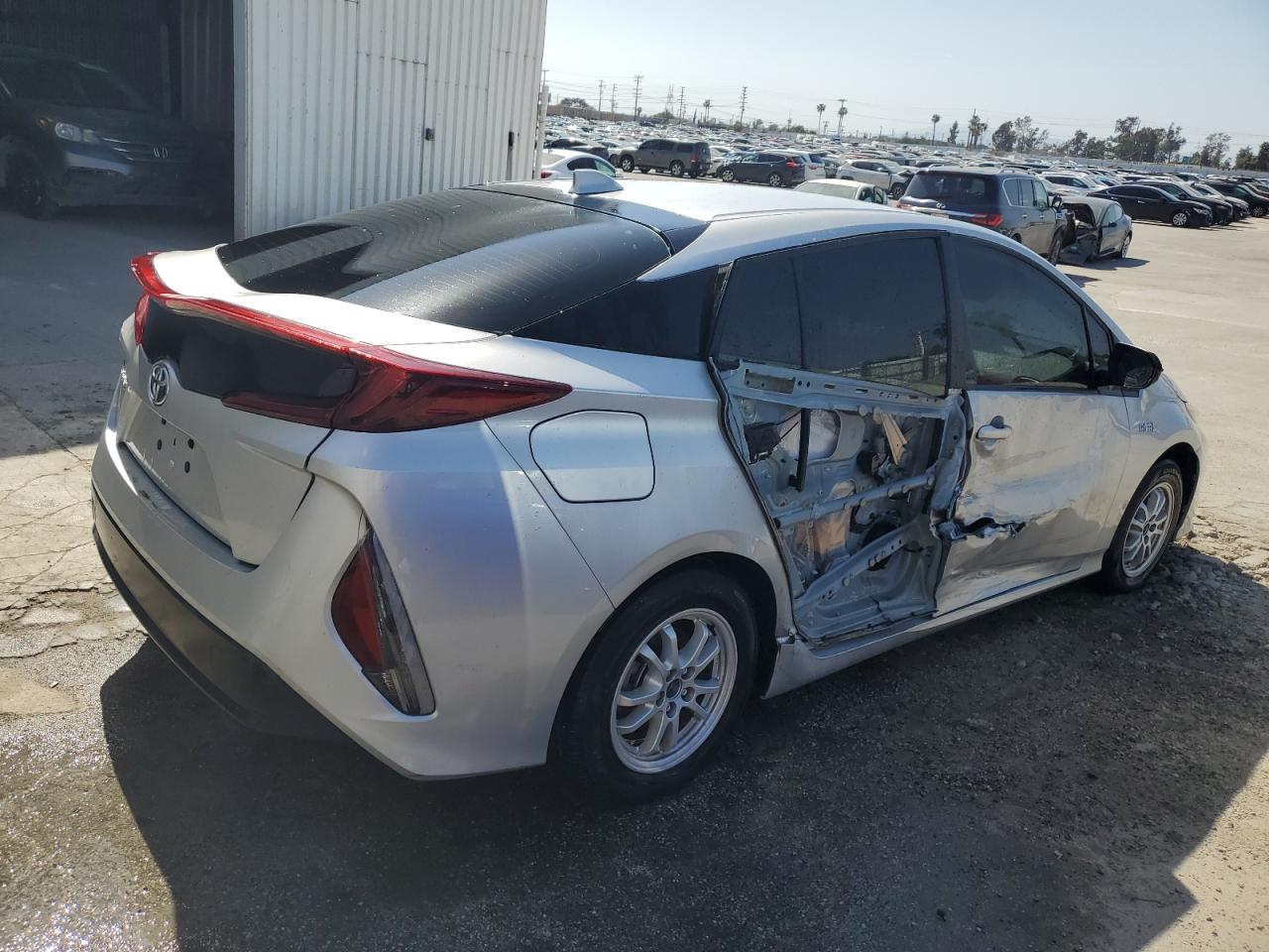 JTDKAMFP1N3210677 2022 Toyota Prius Prime Le