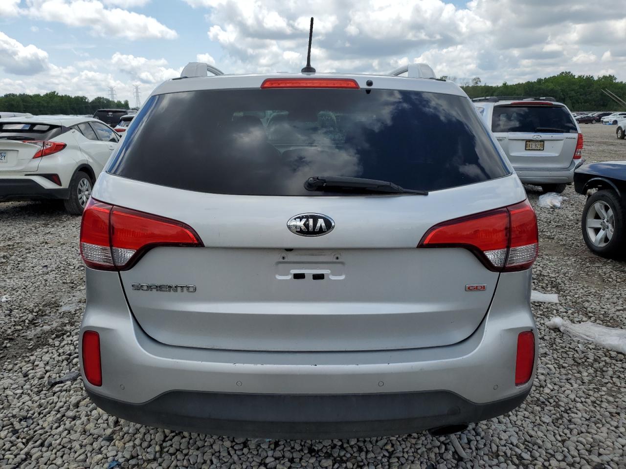 5XYKTCA65FG561978 2015 Kia Sorento Lx