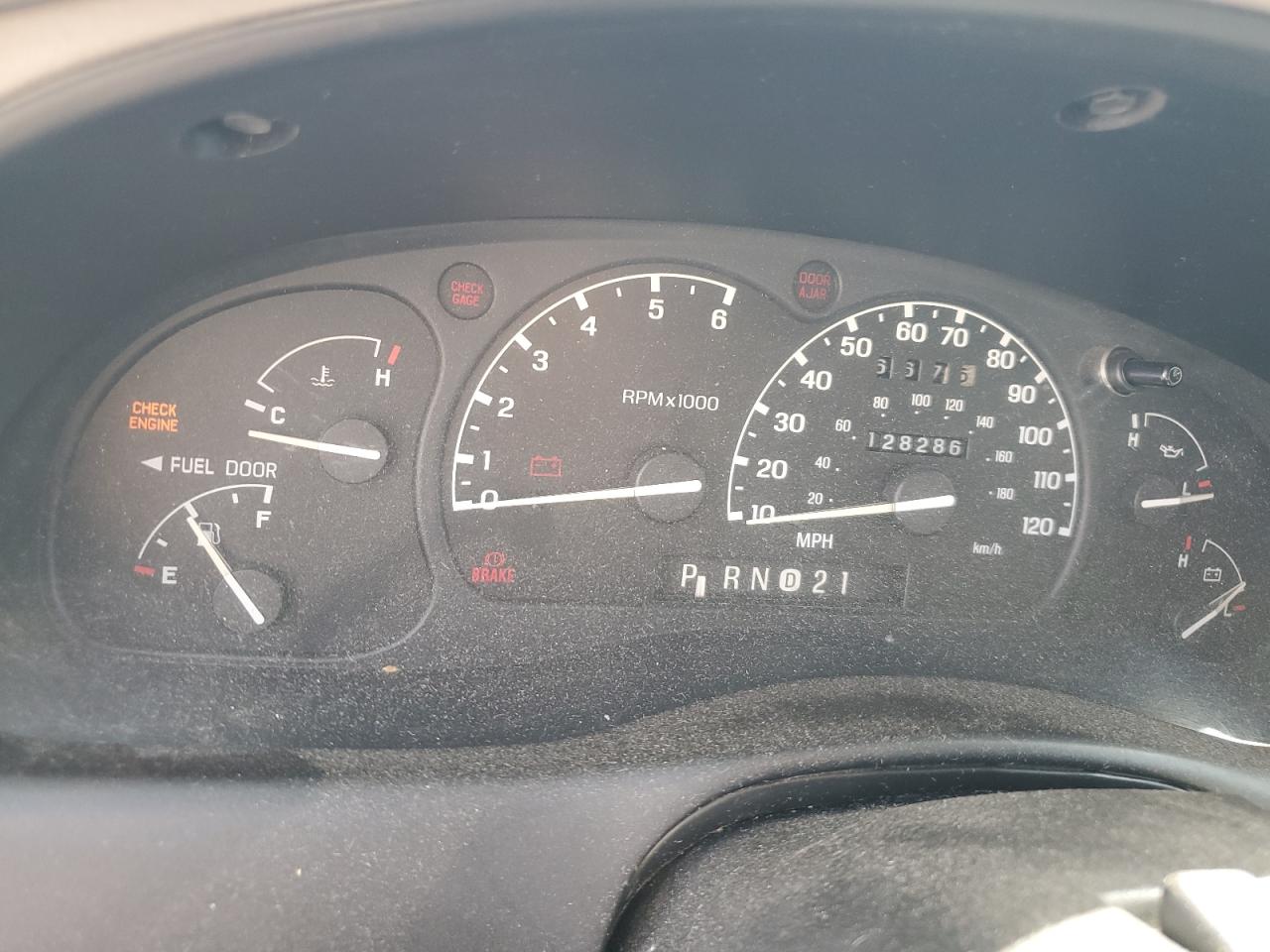 1FMYU22E4WUB32669 1998 Ford Explorer