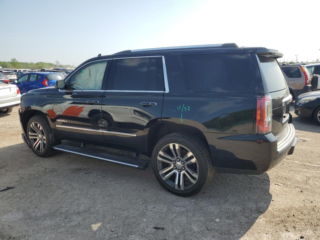 1GKS2CKJ8JR318752 2018 GMC Yukon Denali