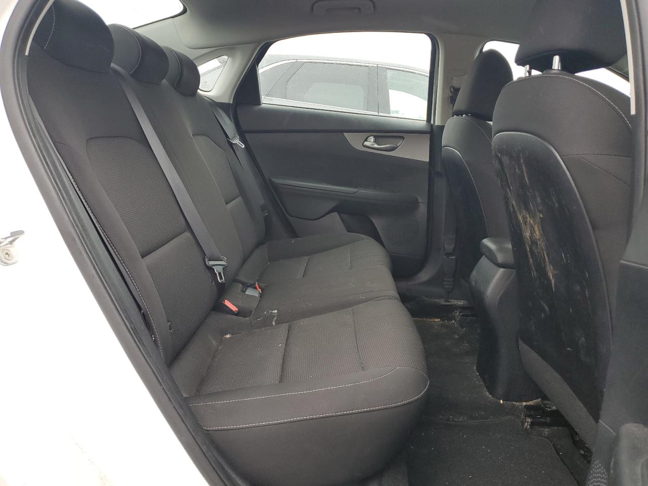 3KPF24AD9KE005737 2019 Kia Forte Fe