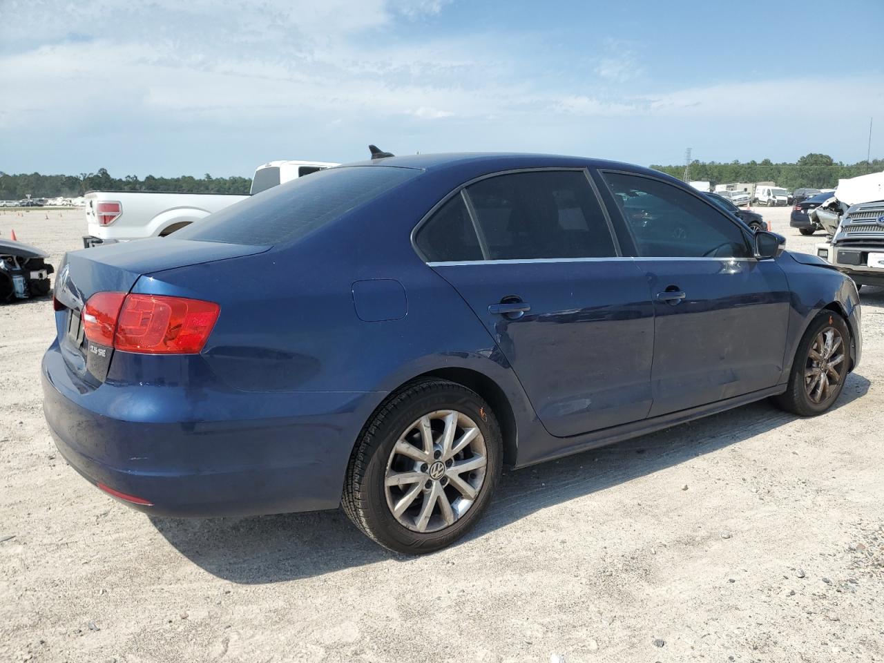 3VWDX7AJ3DM254332 2013 Volkswagen Jetta Se