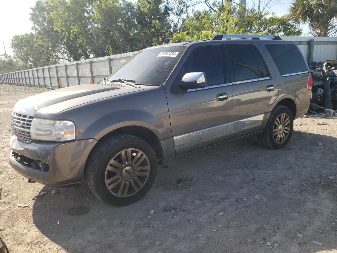 5LMJJ2H53BEJ03988 2011 Lincoln Navigator