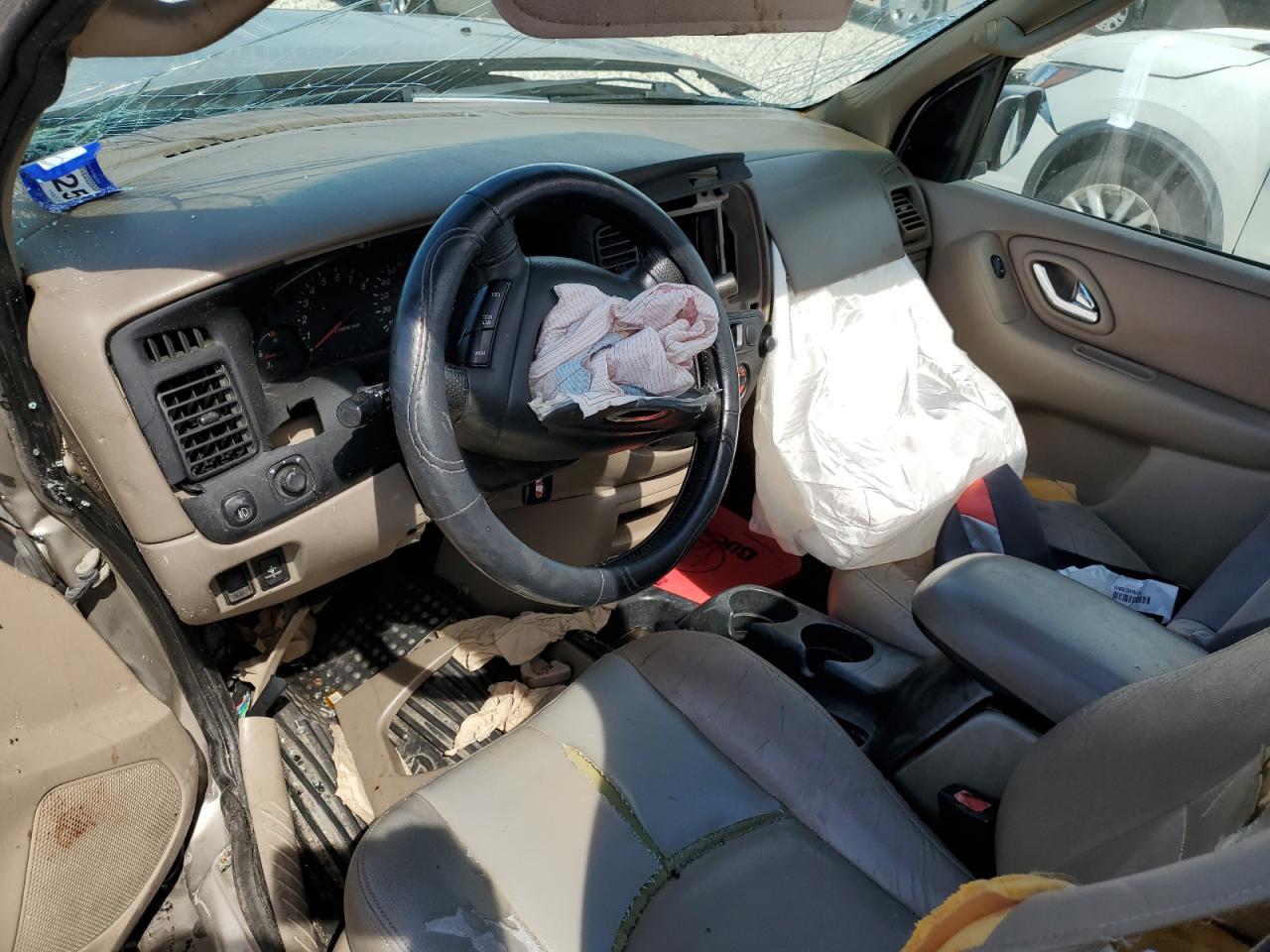 4F2CU09161KM11132 2001 Mazda Tribute Lx