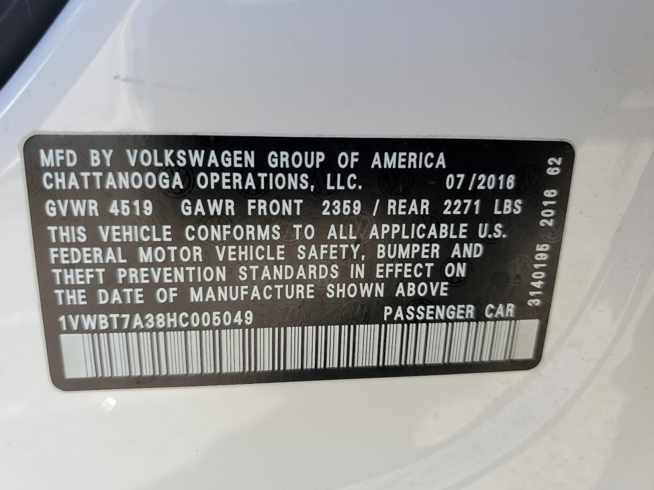 1VWBT7A38HC005049 2017 Volkswagen Passat Se