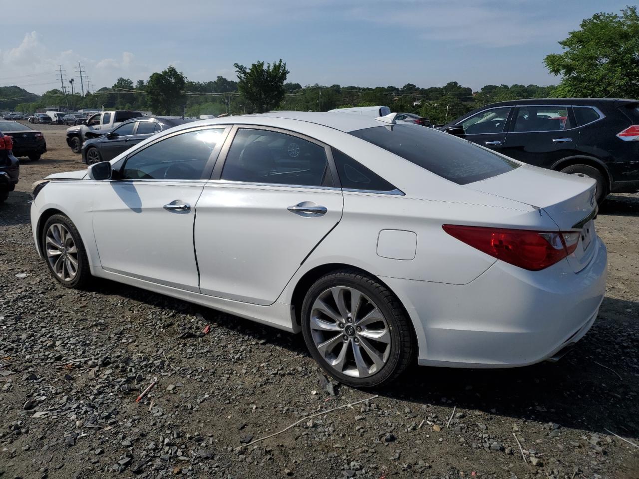 5NPEC4AC4BH202410 2011 Hyundai Sonata Se