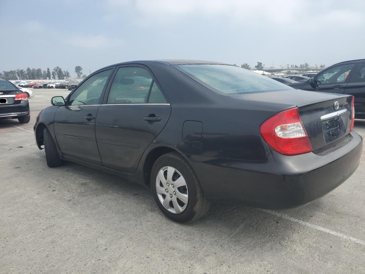 JTDBE32K320019347 2002 Toyota Camry Le