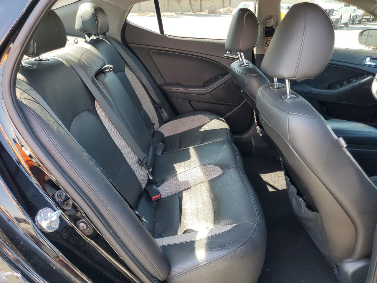 5XXGR4A69CG075667 2012 Kia Optima Sx