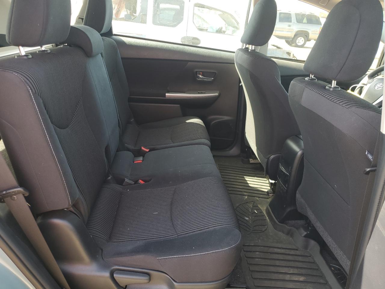 JTDZN3EU5HJ070802 2017 Toyota Prius V