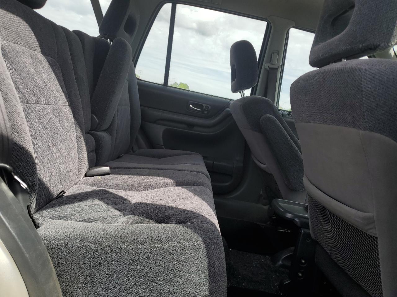 JHLRD1868YC002828 2000 Honda Cr-V Ex