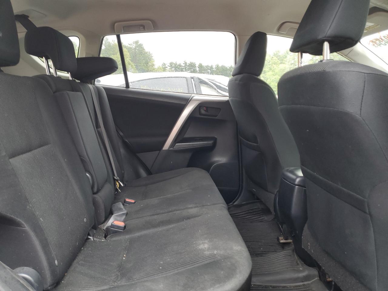 JTMBFREV9HJ133555 2017 Toyota Rav4 Le