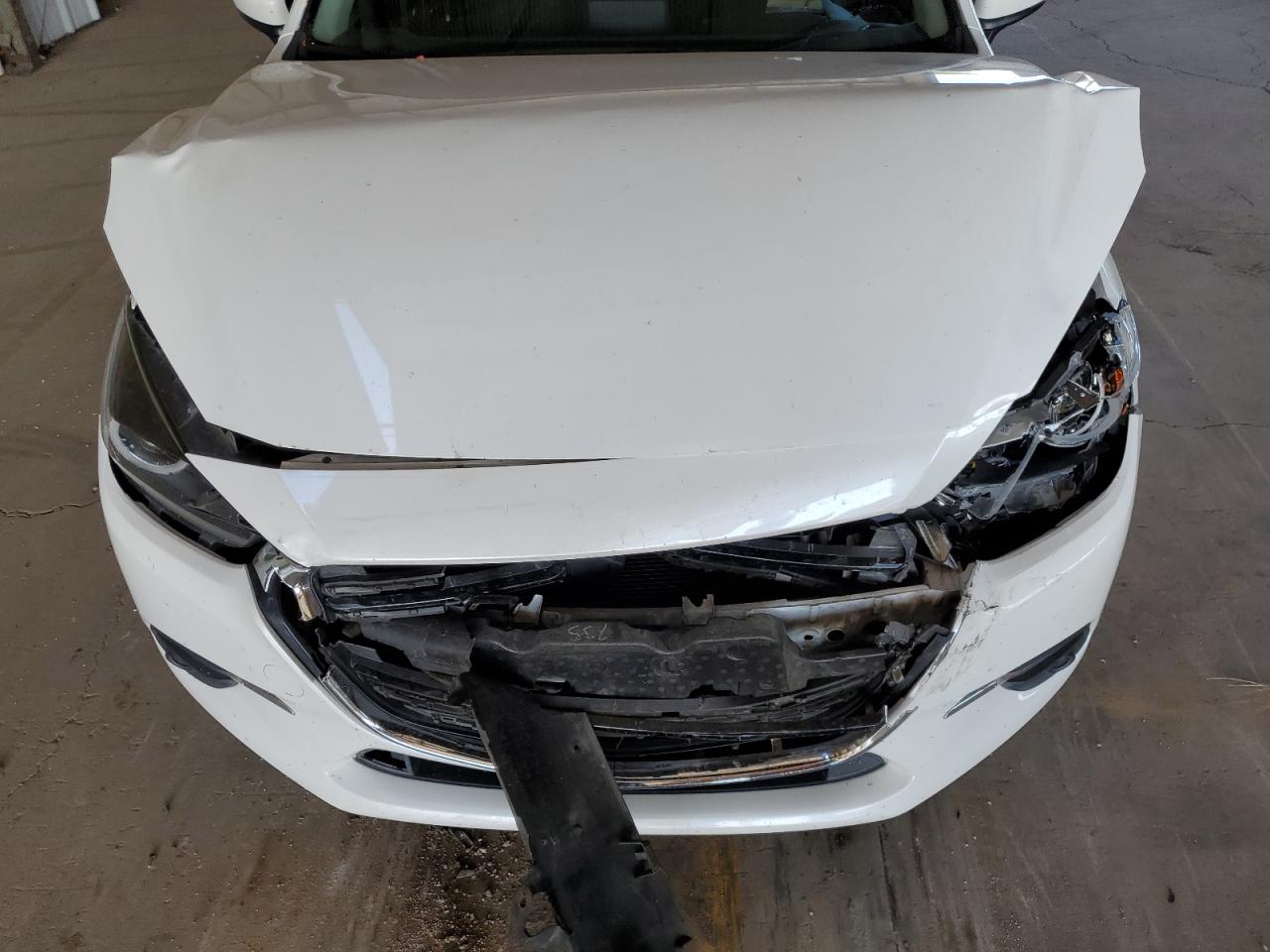 3MZBN1W38JM189493 2018 Mazda 3 Grand Touring