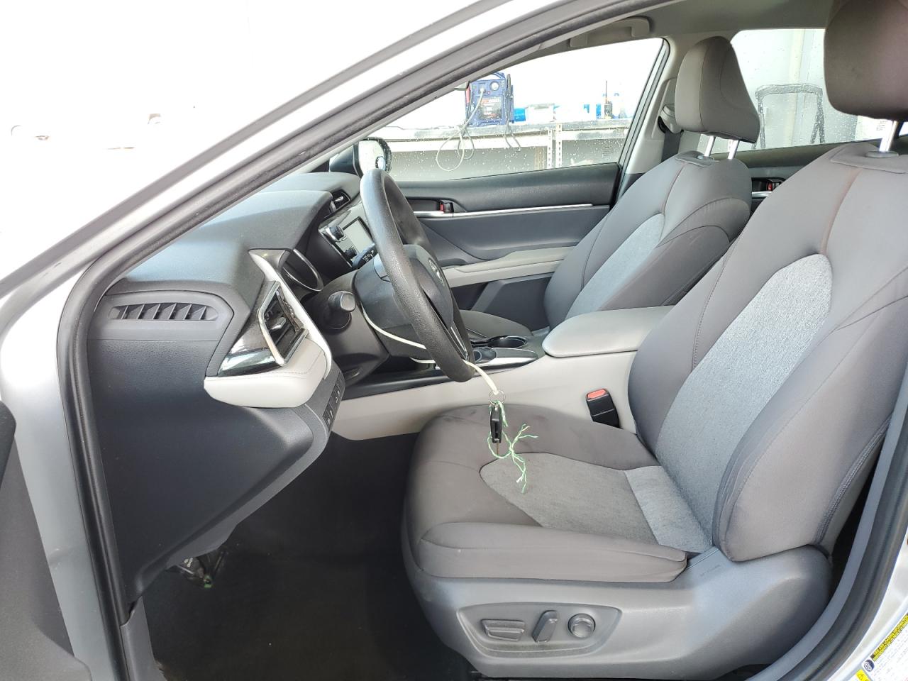 4T1B11HK1JU155860 2018 Toyota Camry L