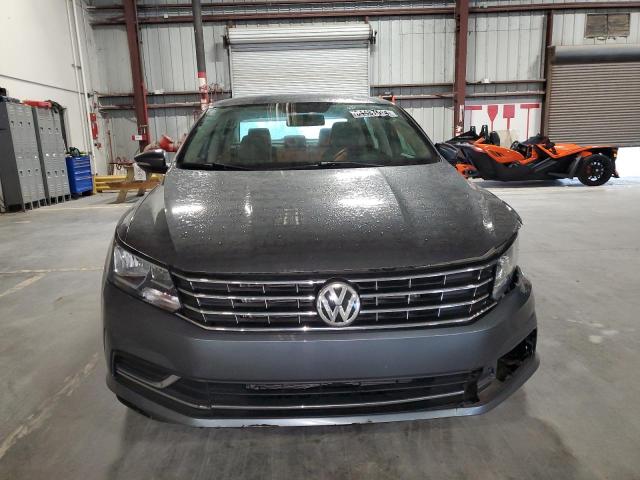 2017 Volkswagen Passat S VIN: 1VWAT7A38HC015043 Lot: 54487044