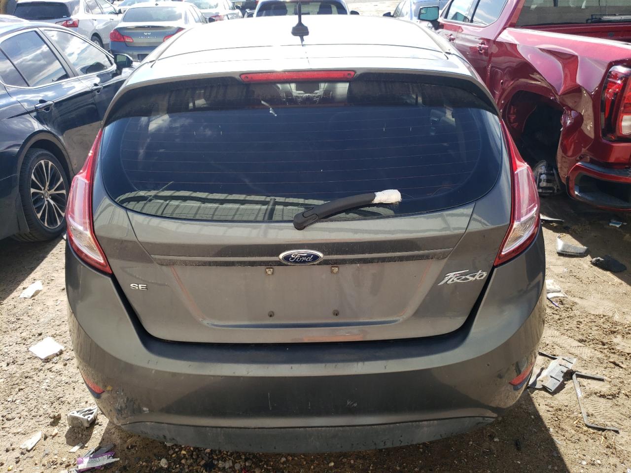 3FADP4EJ2FM135899 2015 Ford Fiesta Se