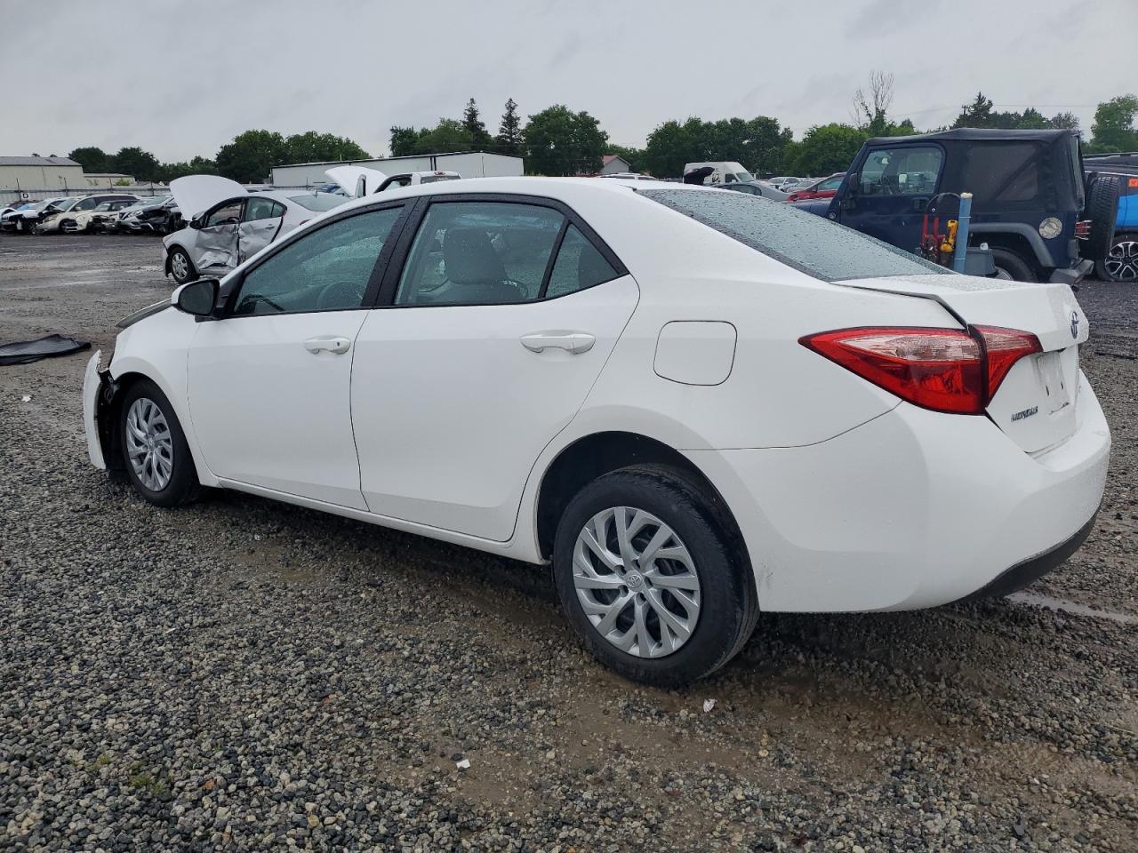 5YFBURHE2KP945588 2019 Toyota Corolla L