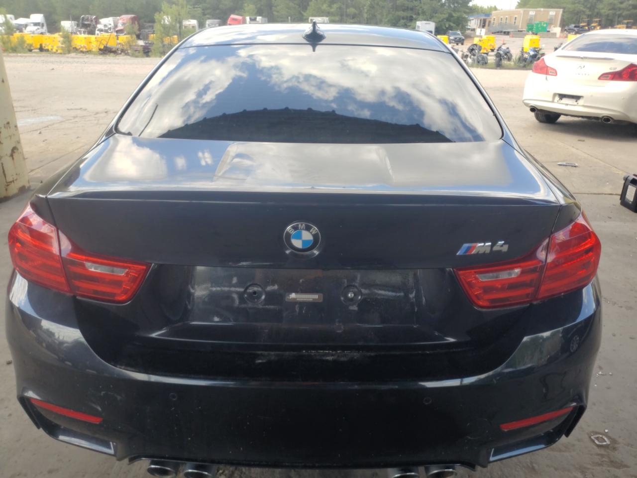 WBS3R9C58FK332899 2015 BMW M4