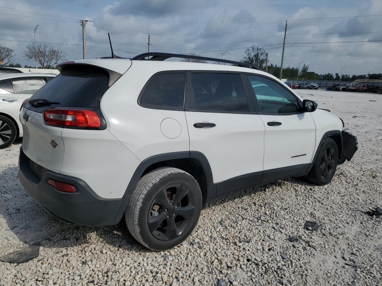 1C4PJLABXGW377245 2016 Jeep Cherokee Sport