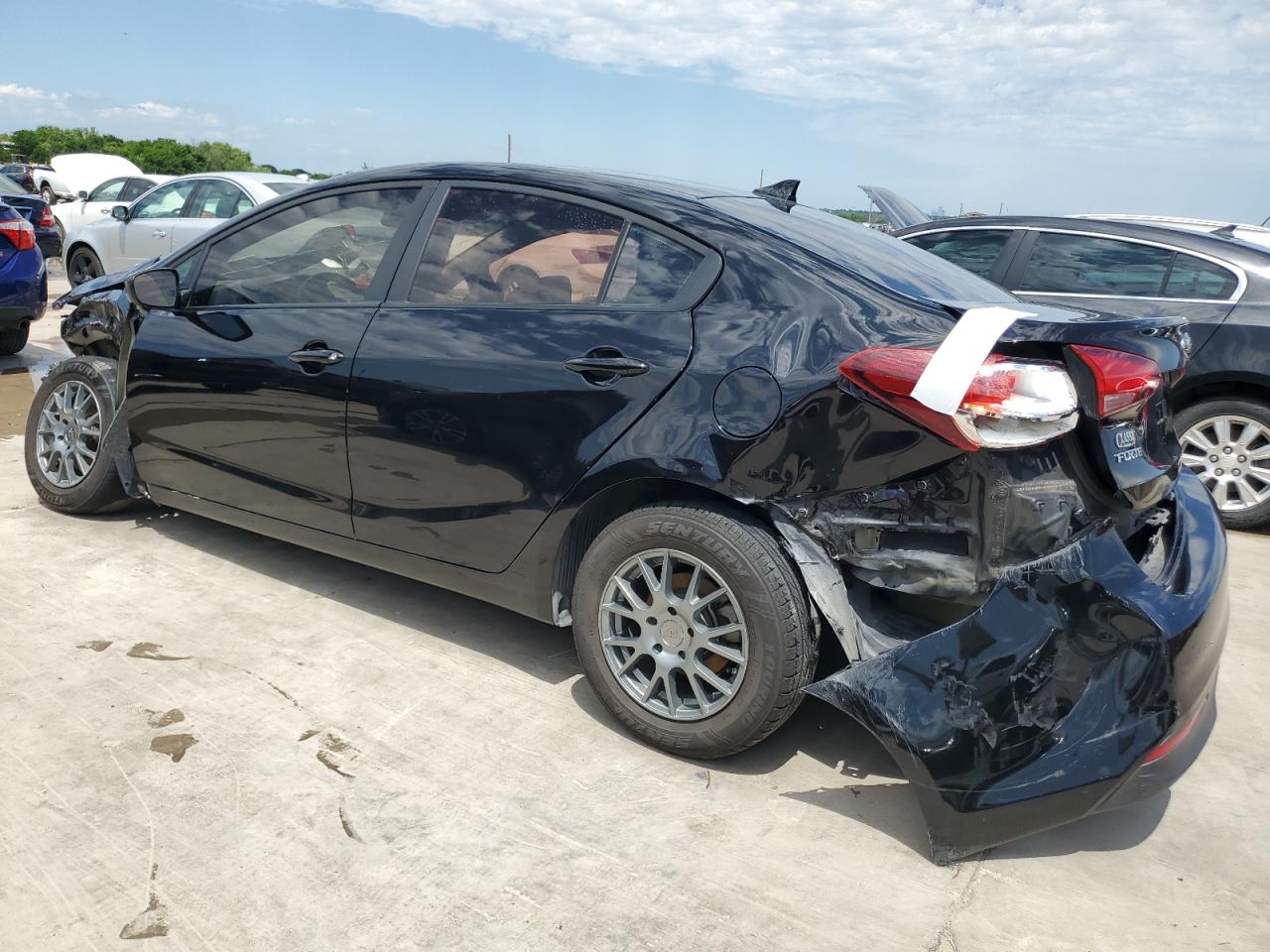 2017 Kia Forte Lx vin: 3KPFK4A77HE028453