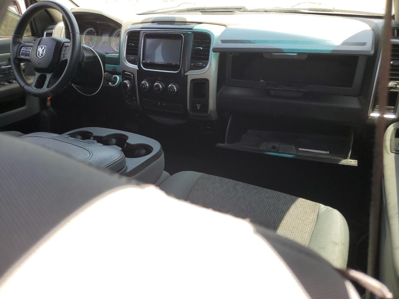 1C6RR7GT4FS531082 2015 Ram 1500 Slt