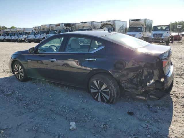 1N4BL4DVXMN373848 Nissan Altima SV 2