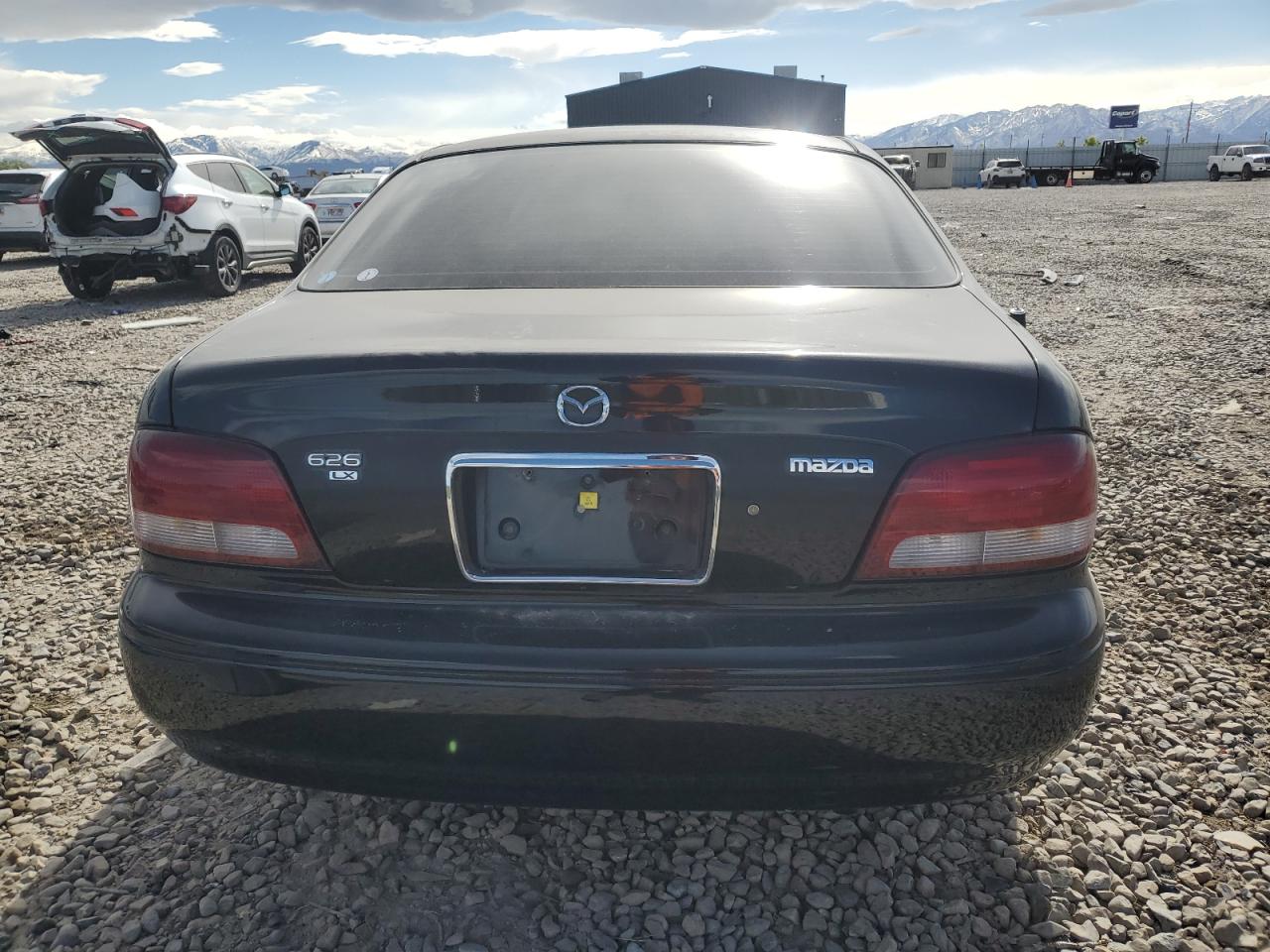 1YVGF22C7W5689511 1998 Mazda 626 Dx