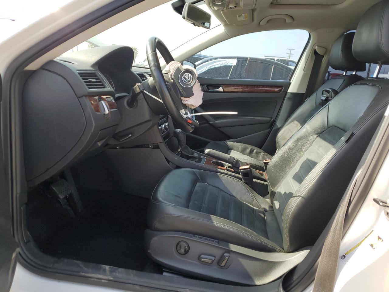 1VWCN7A33DC033656 2013 Volkswagen Passat Sel
