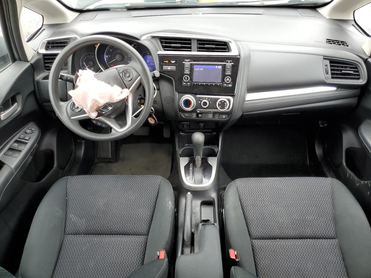 3HGGK5H44KM702207 2019 Honda Fit Lx