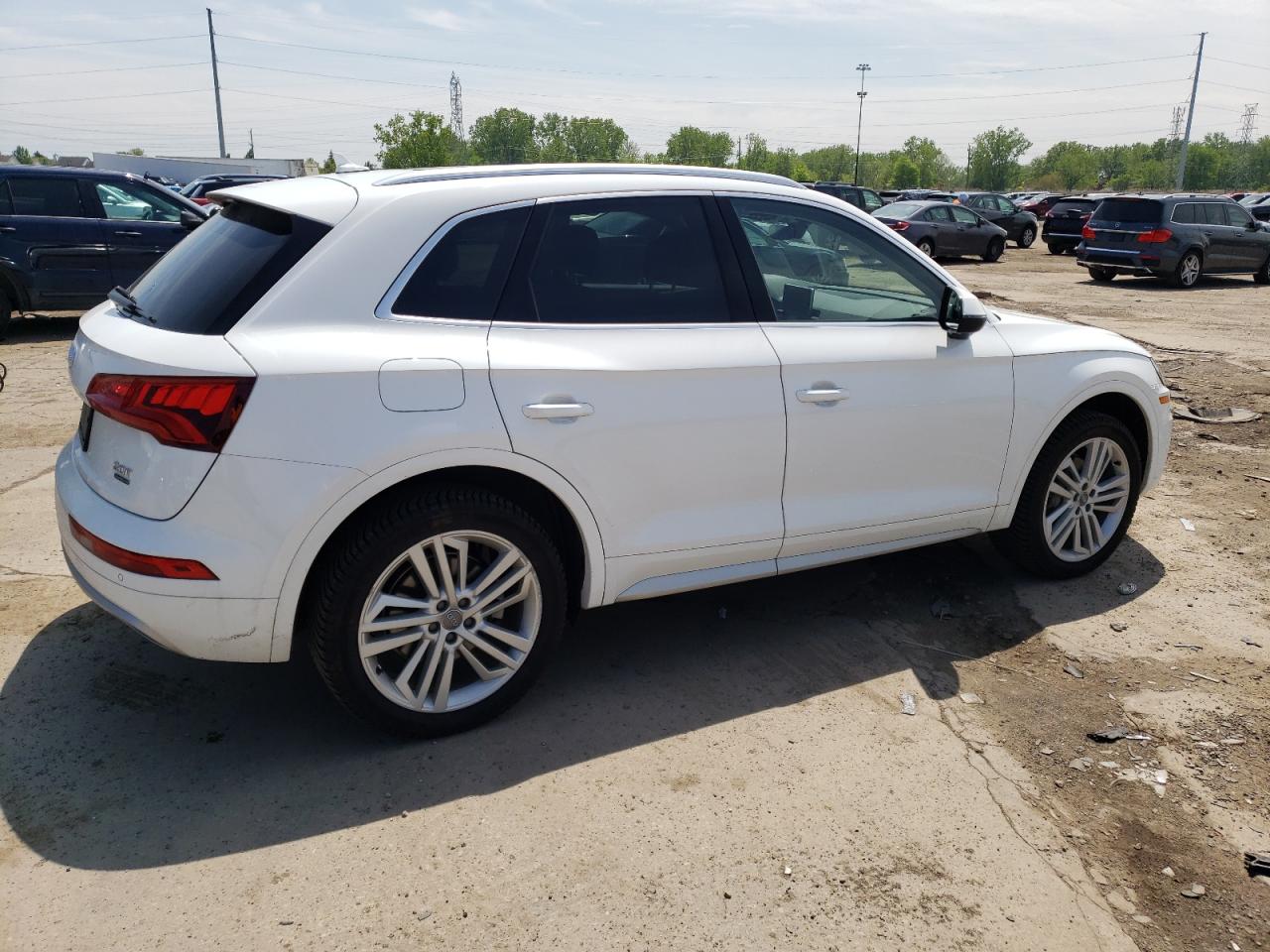 WA1CNAFY0J2234219 2018 Audi Q5 Prestige