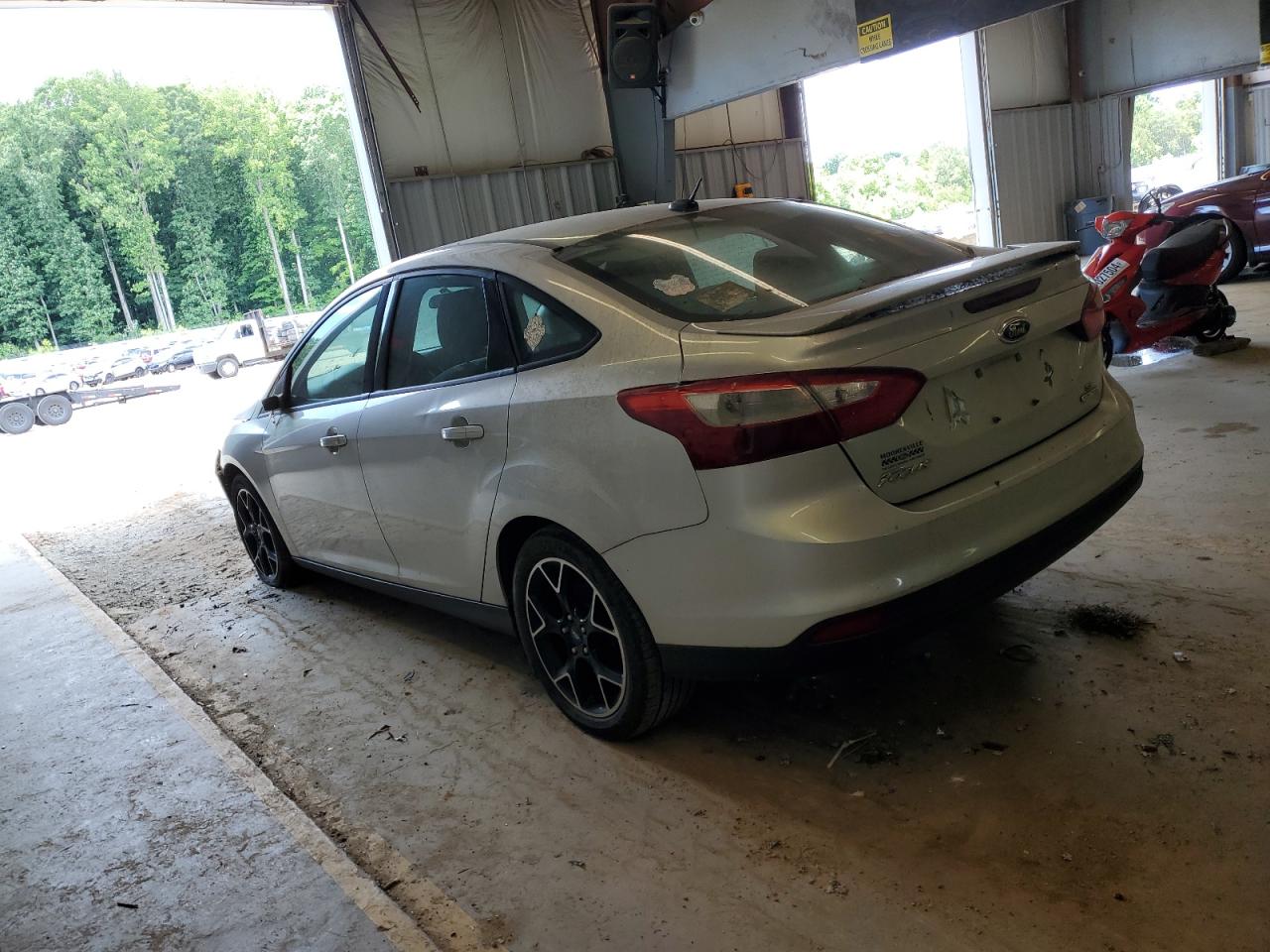 1FAHP3F29CL407851 2012 Ford Focus Se