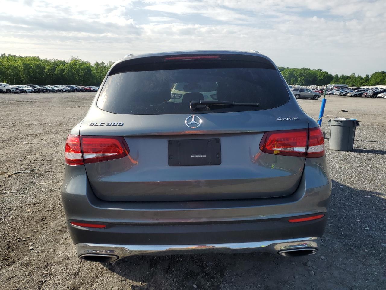 WDC0G4KB8HV011807 2017 Mercedes-Benz Glc 300 4Matic