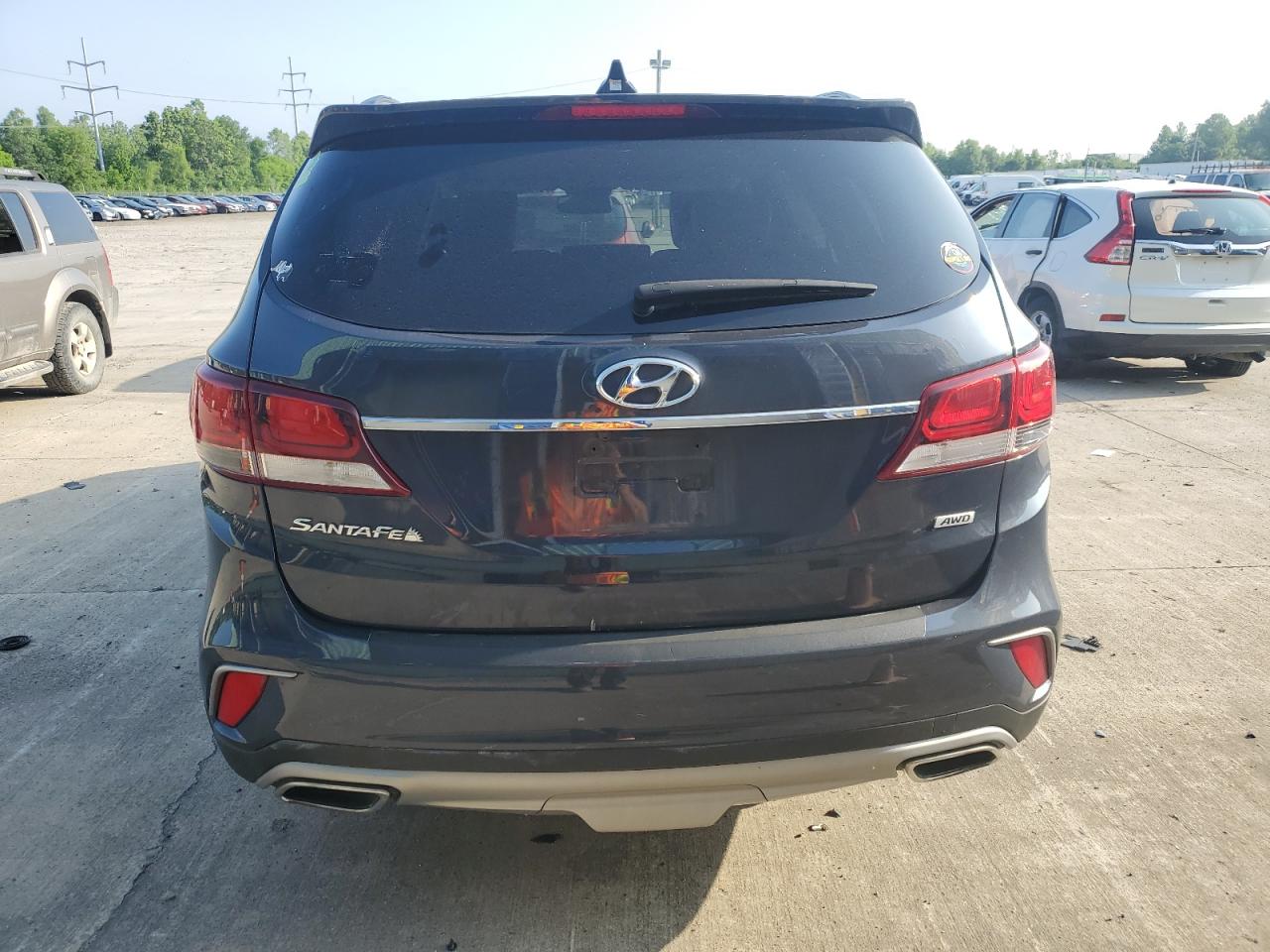 2018 Hyundai Santa Fe Se vin: KM8SNDHF7JU283481