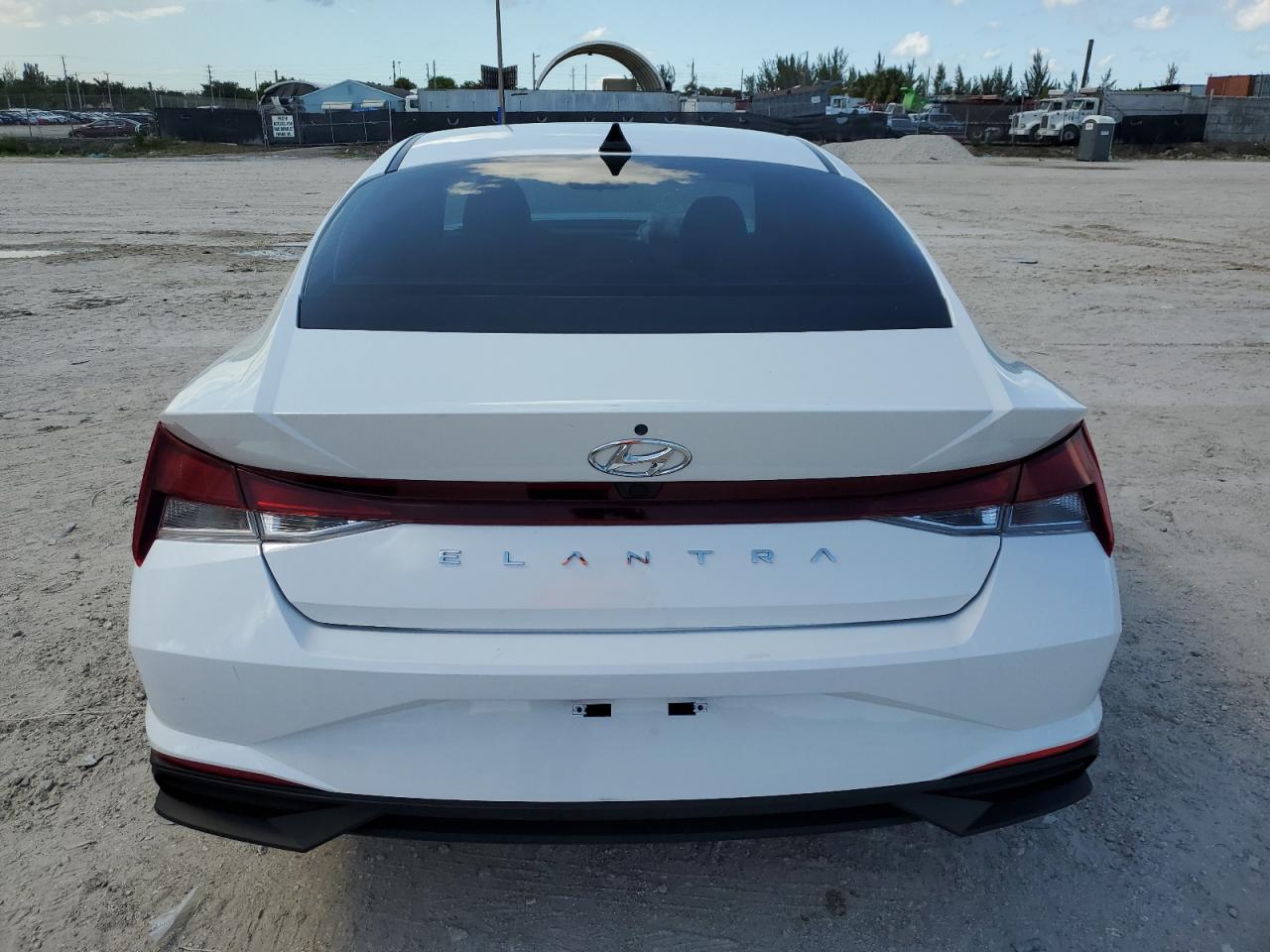 5NPLM4AGXNH082351 2022 Hyundai Elantra Sel