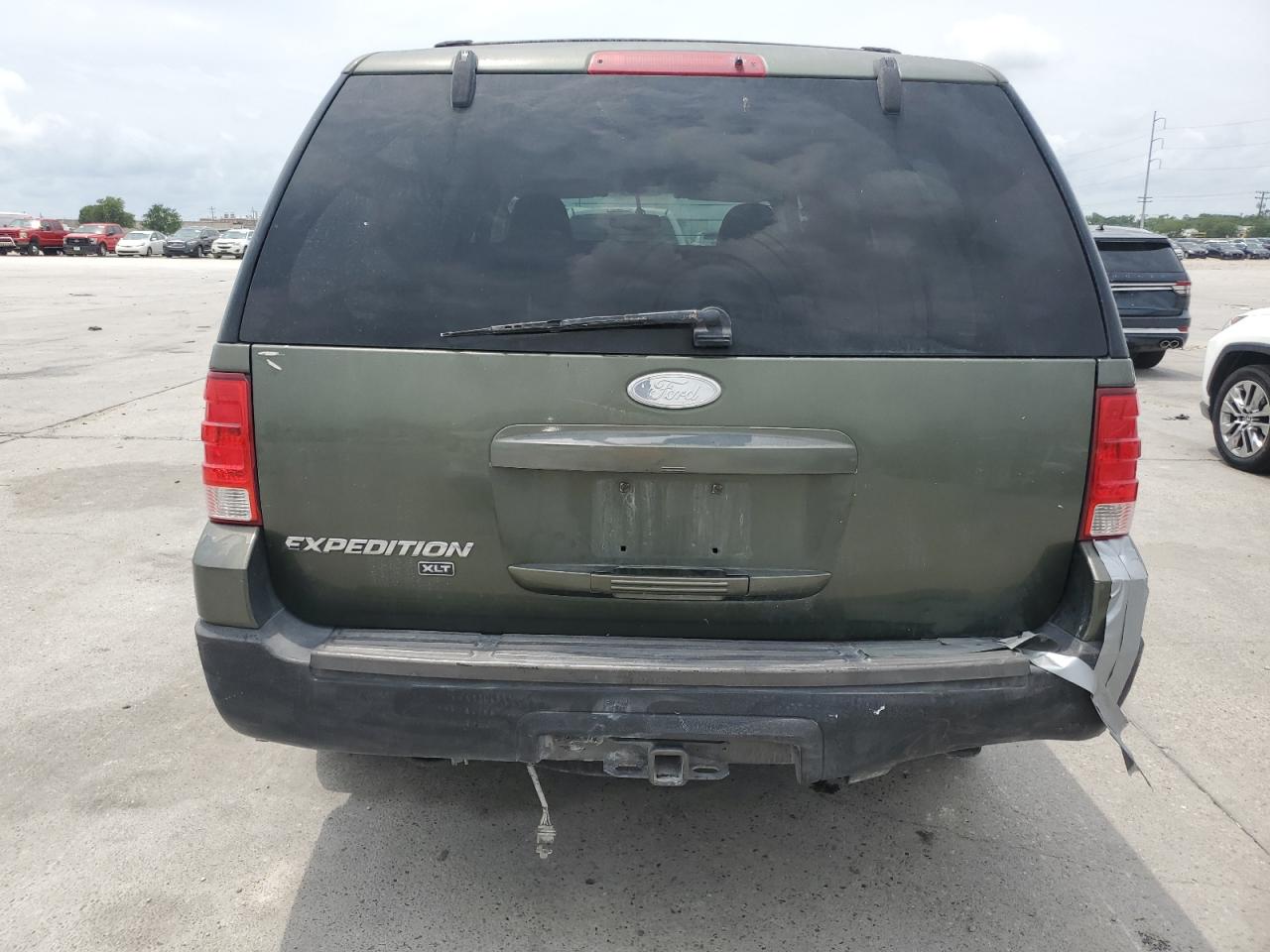 1FMFU15L04LA23124 2004 Ford Expedition Xlt