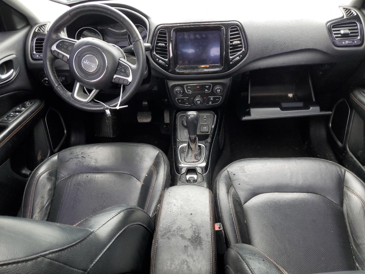 3C4NJDCB1JT199992 2018 Jeep Compass Limited